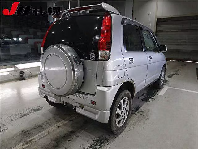 DAIHATSU TERIOS KID