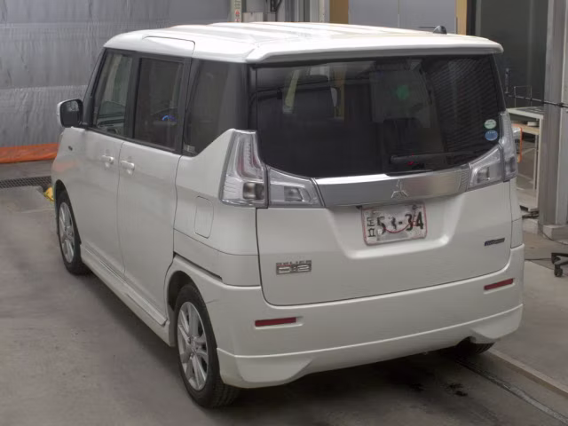 MITSUBISHI DELICA D:2