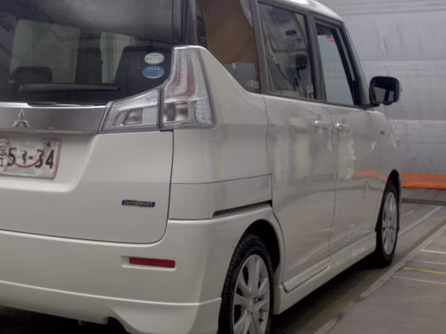 MITSUBISHI DELICA D:2