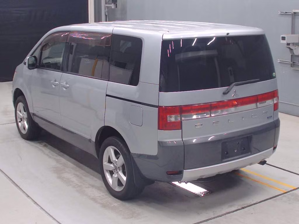 MITSUBISHI DELICA D:5