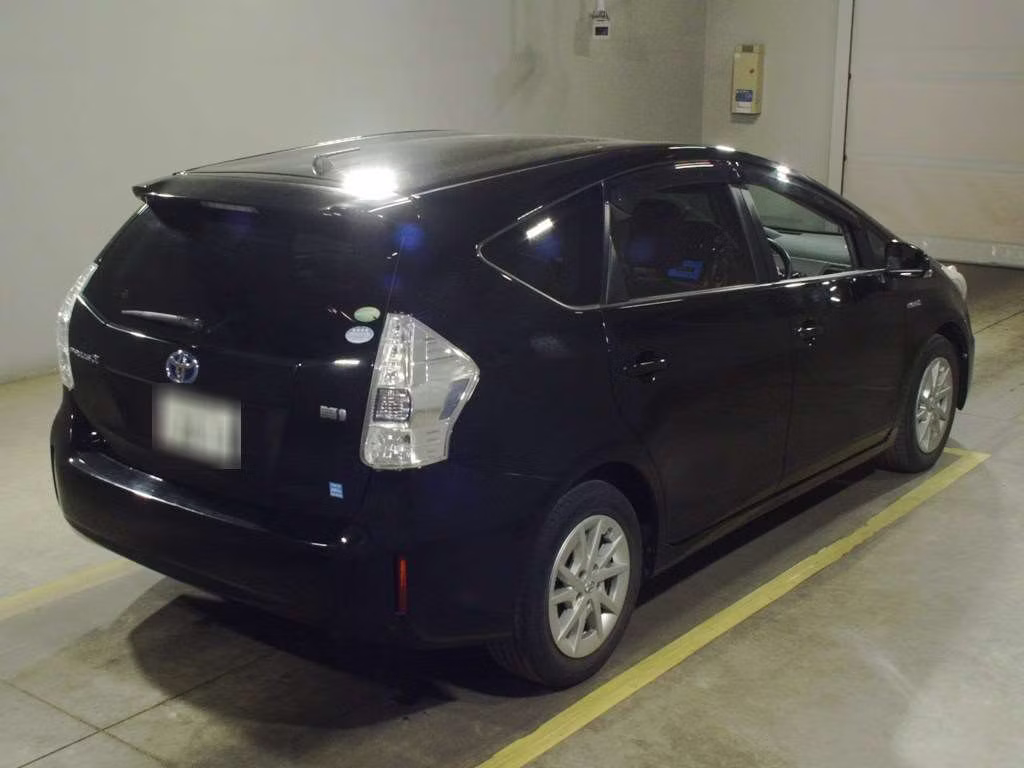 TOYOTA PRIUS ALPHA