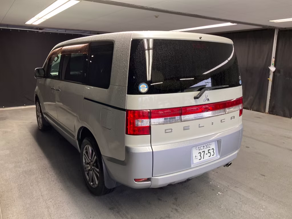 MITSUBISHI DELICA D:5