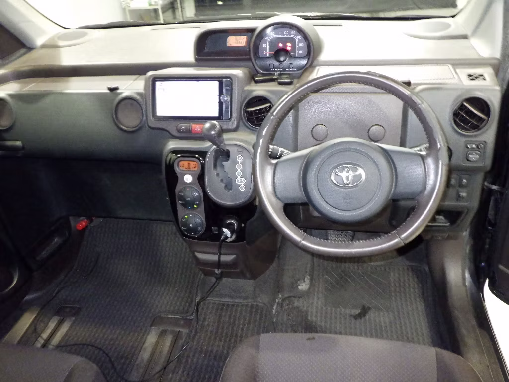 TOYOTA SPADE