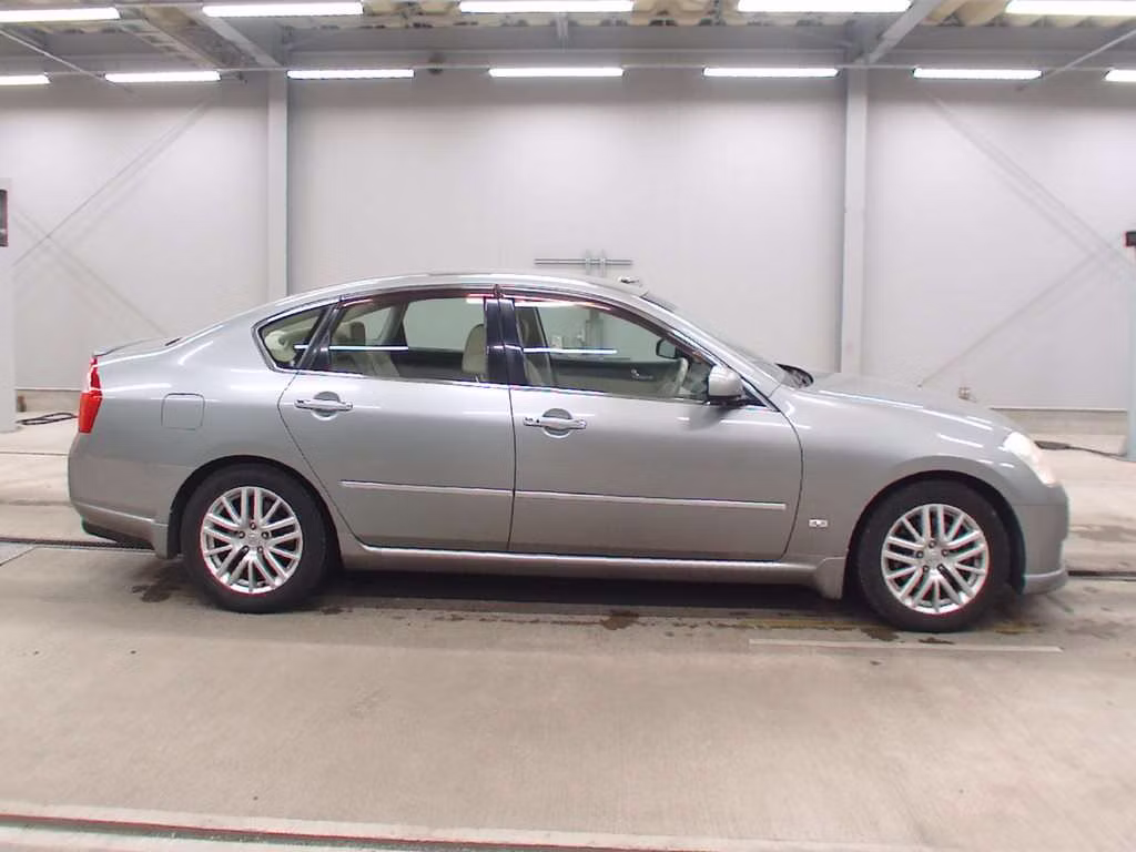 NISSAN FUGA