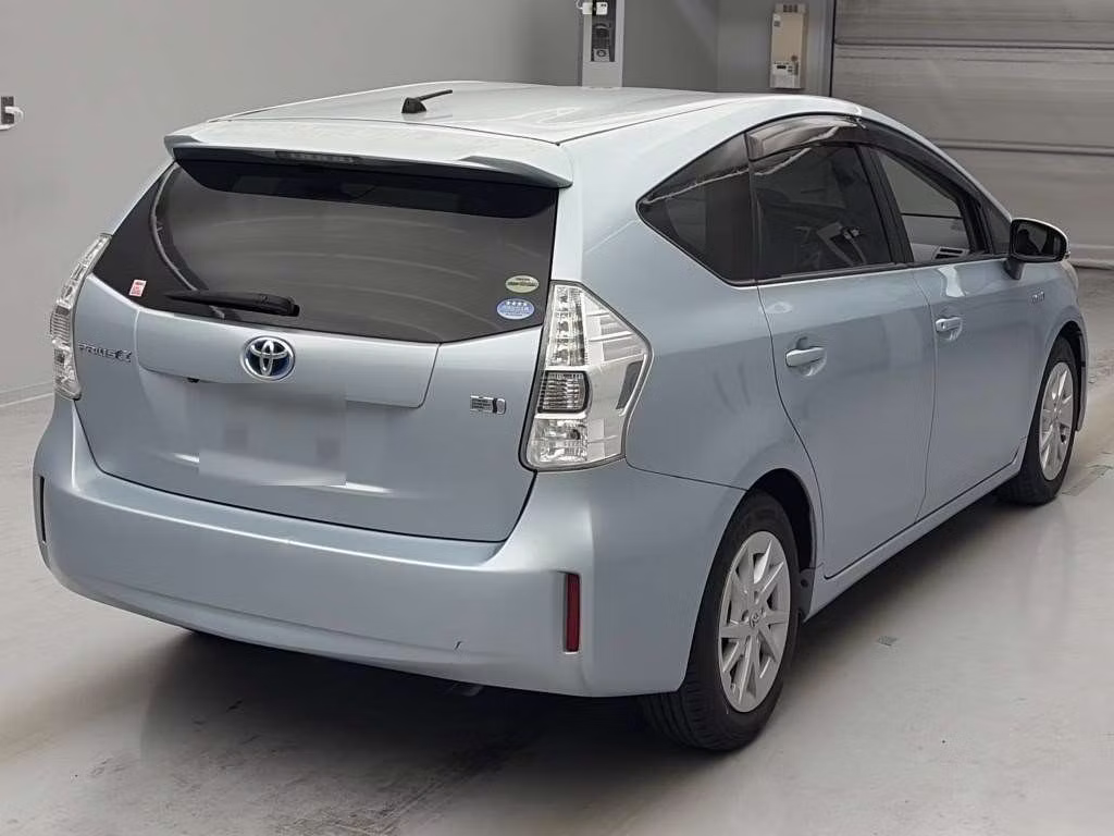 TOYOTA PRIUS ALPHA