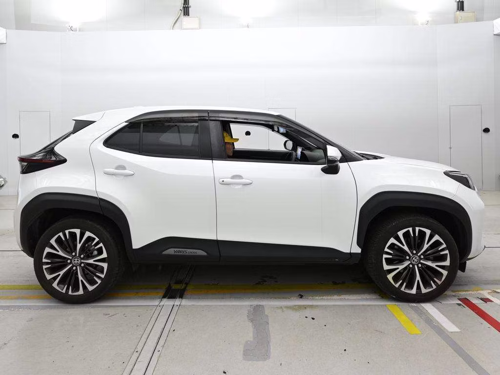 TOYOTA YARIS CROSS