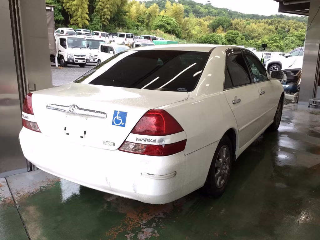 TOYOTA MARK II