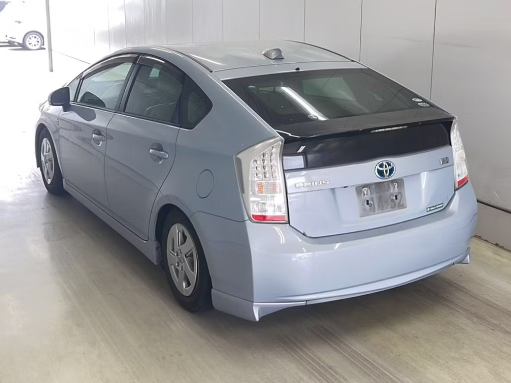 TOYOTA PRIUS