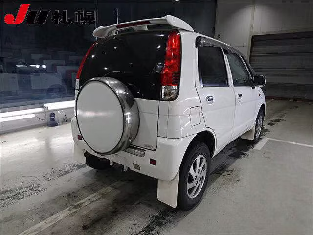 DAIHATSU TERIOS KID