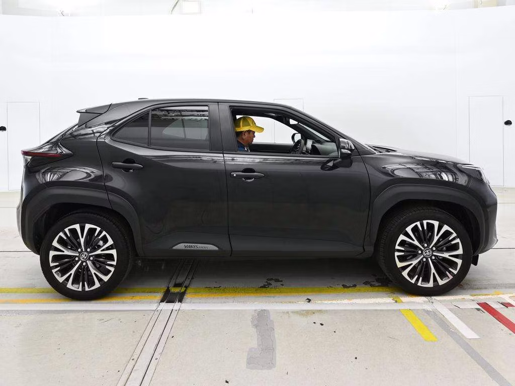 TOYOTA YARIS CROSS