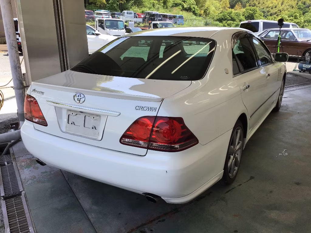 TOYOTA CROWN
