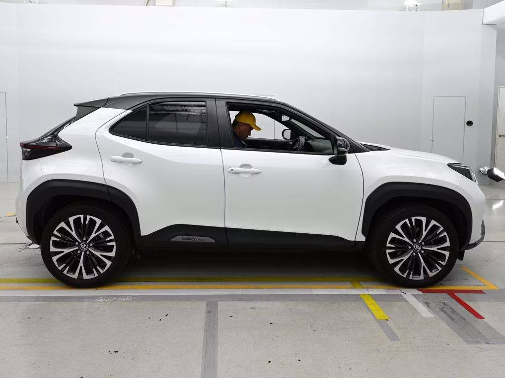 TOYOTA YARIS CROSS