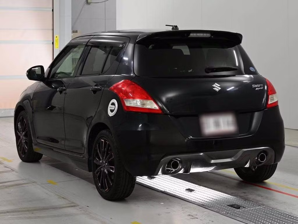 SUZUKI SWIFT