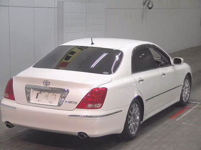 TOYOTA CROWN MAJESTA