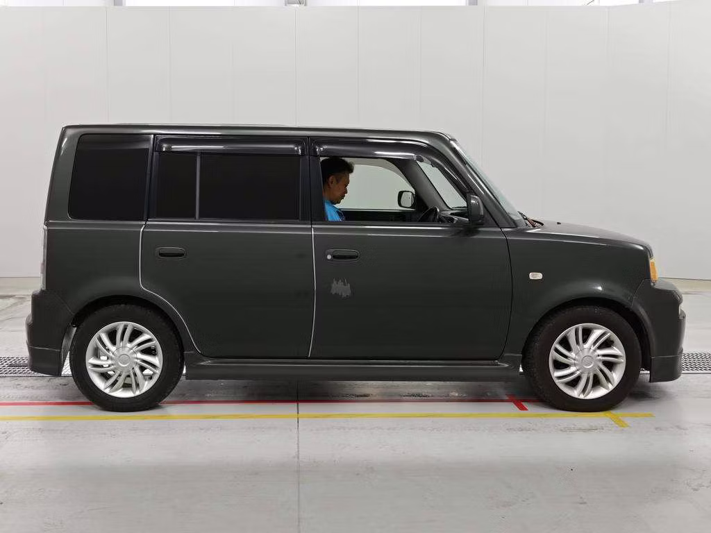 TOYOTA BB