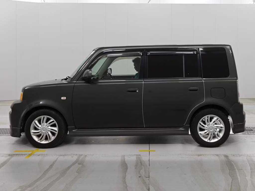 TOYOTA BB