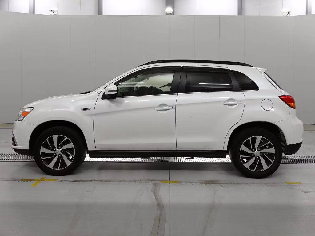 MITSUBISHI RVR