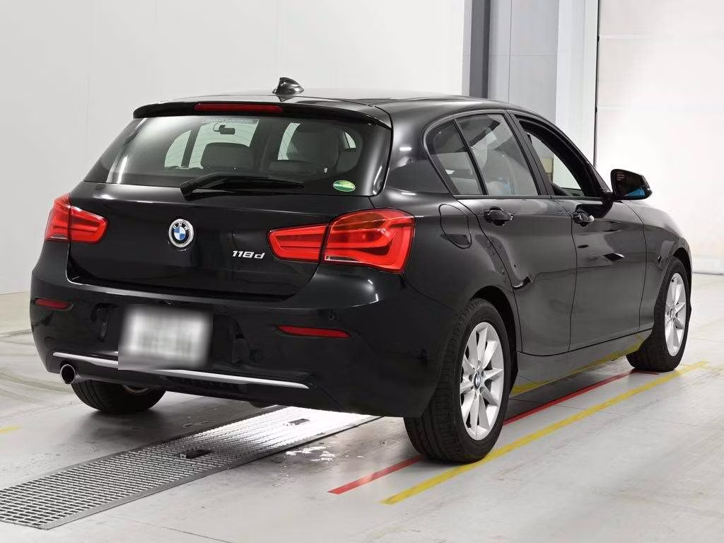 BMW 1-SERIES