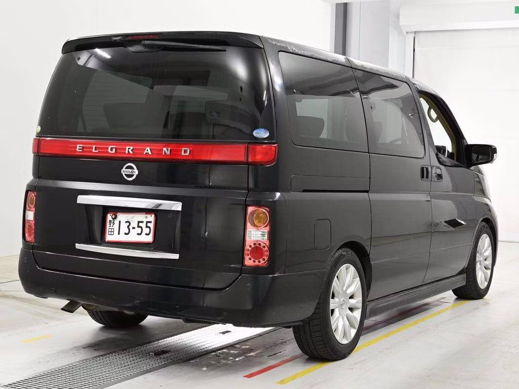 NISSAN ELGRAND