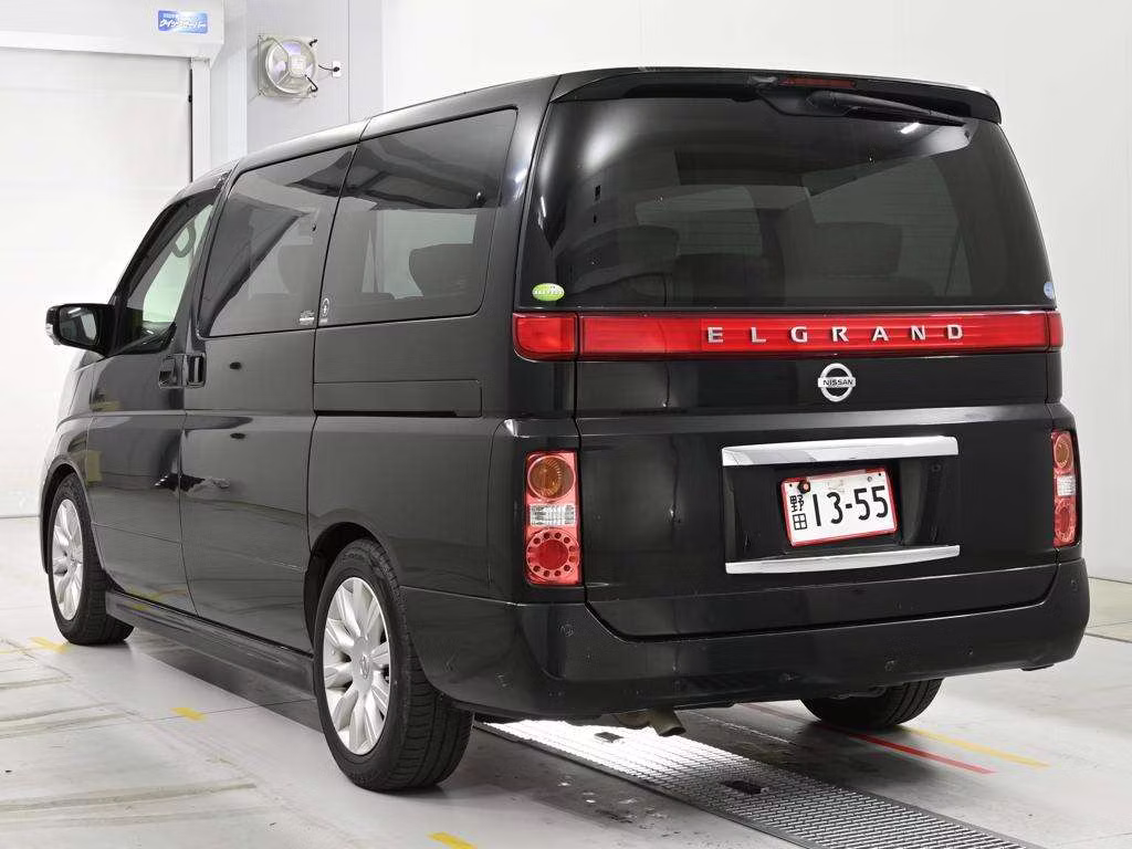 NISSAN ELGRAND