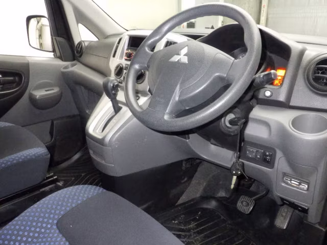 MITSUBISHI DELICA D:3