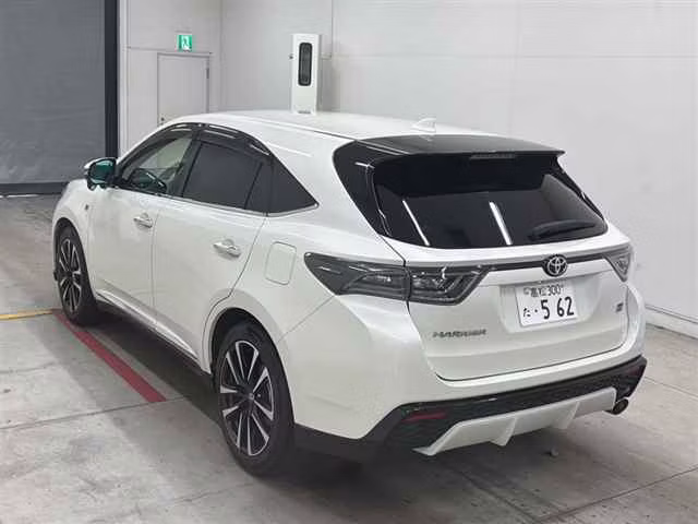 TOYOTA HARRIER