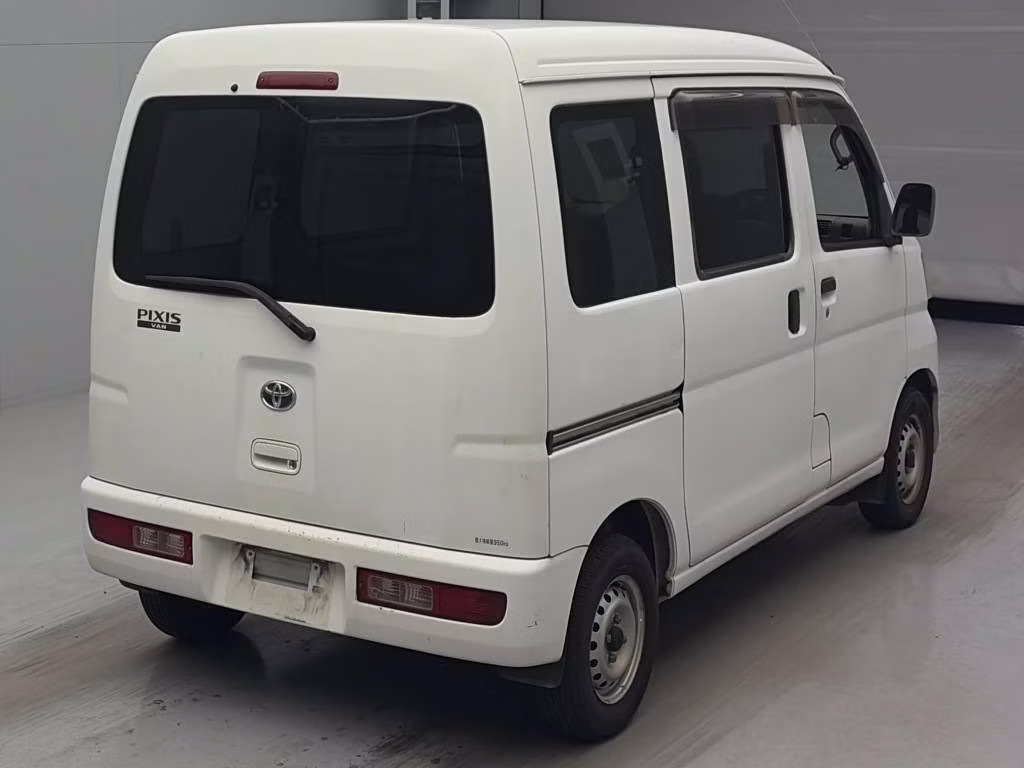 TOYOTA PIXIS VAN