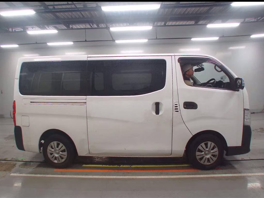 NISSAN NV350 CARAVAN