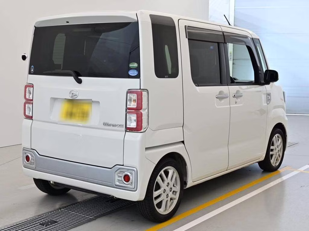 DAIHATSU WAKE