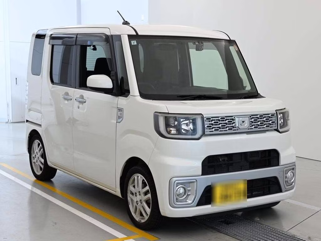 DAIHATSU WAKE