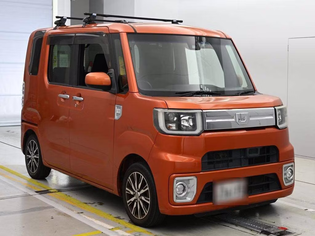 DAIHATSU WAKE
