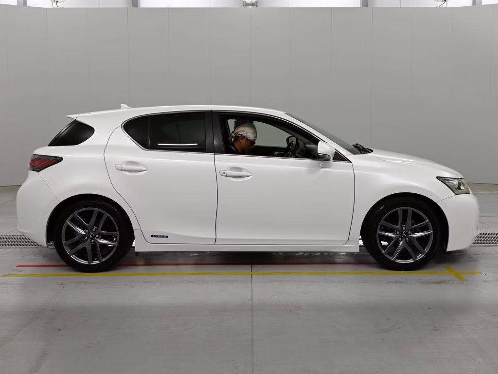 LEXUS CT200H