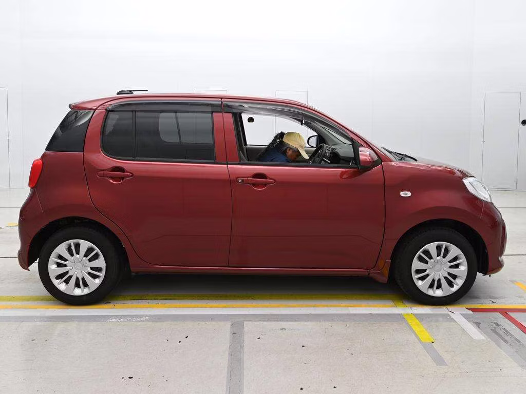 DAIHATSU BOON