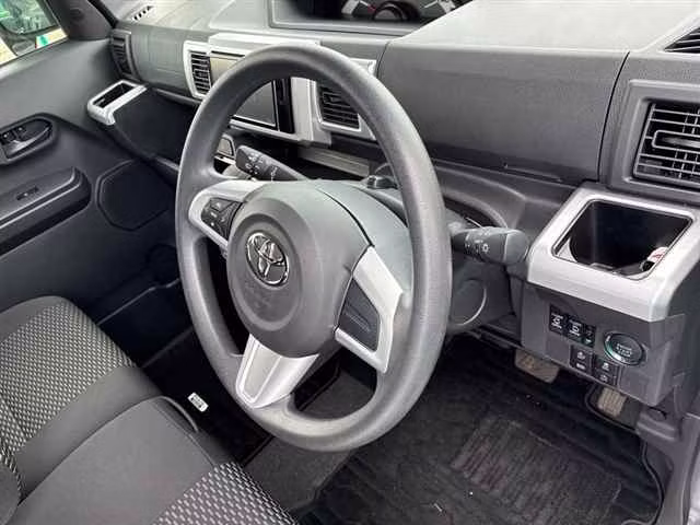 TOYOTA PIXIS MEGA