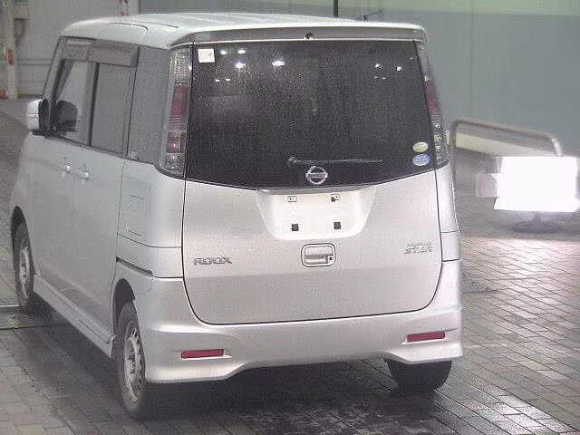 NISSAN ROOX