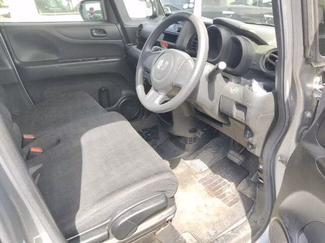 HONDA N-BOX+