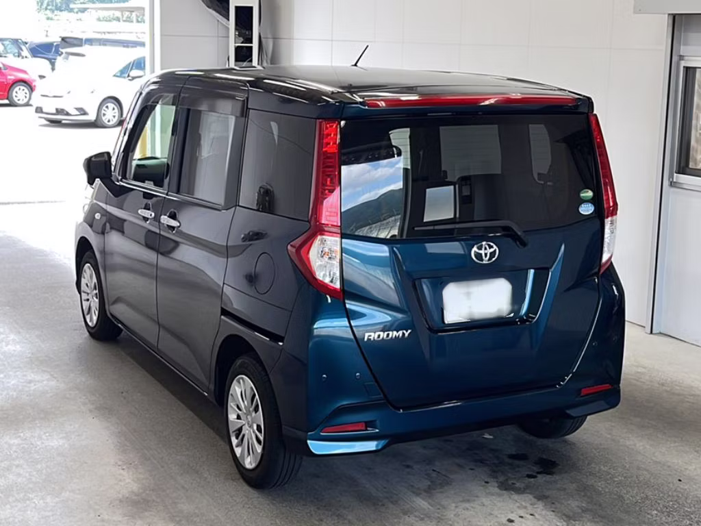 TOYOTA ROOMY