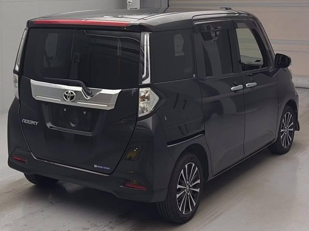 TOYOTA ROOMY