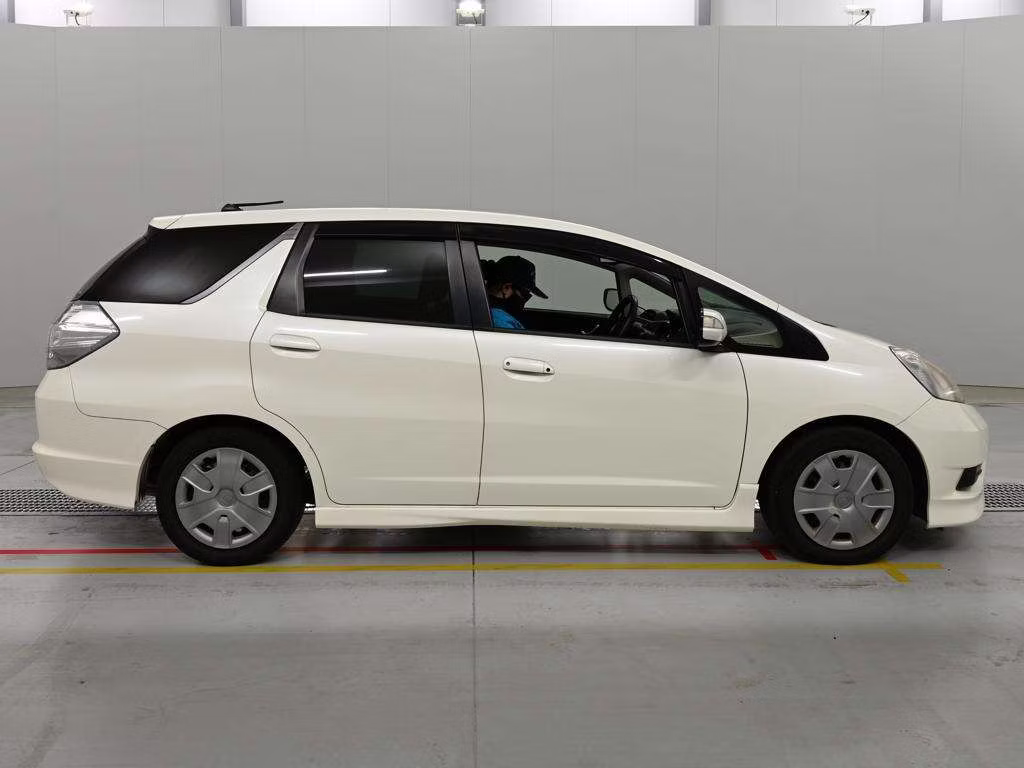 HONDA FIT SHUTTLE