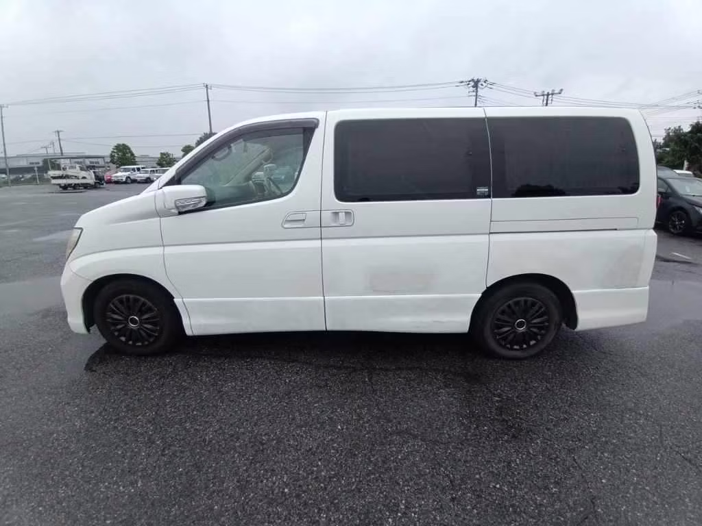 NISSAN ELGRAND