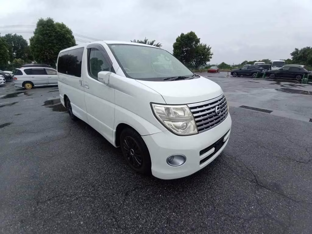 NISSAN ELGRAND
