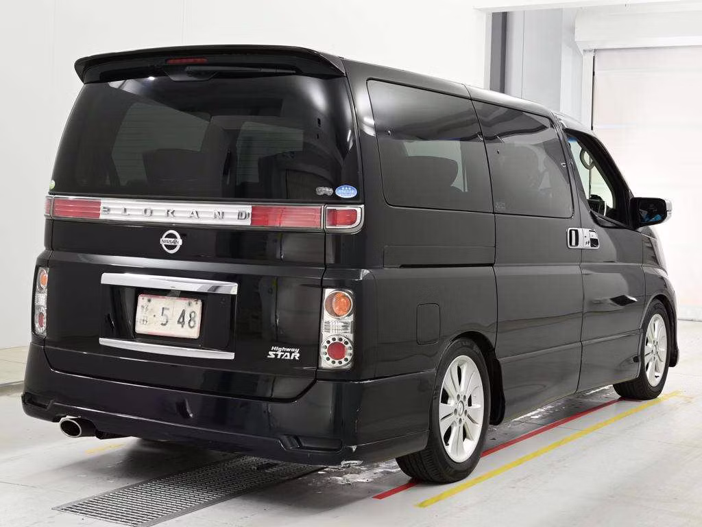 NISSAN ELGRAND