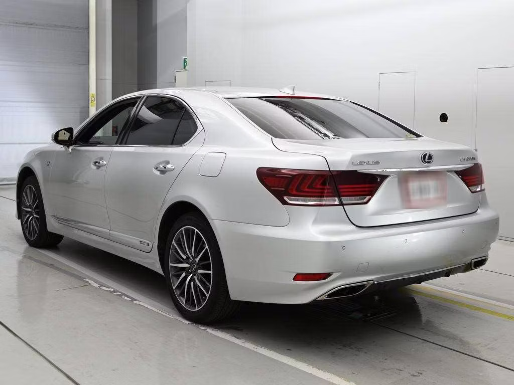 LEXUS LS600H