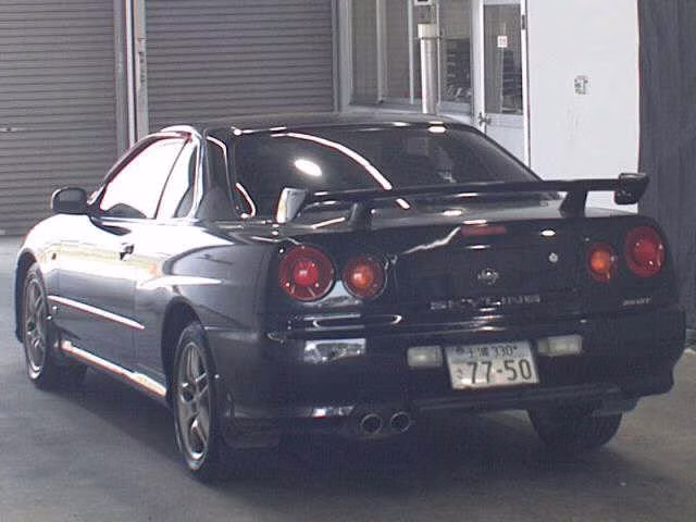 NISSAN SKYLINE