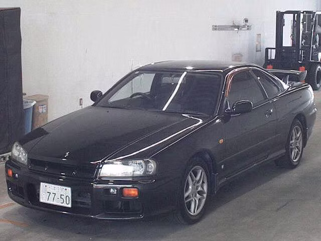 NISSAN SKYLINE
