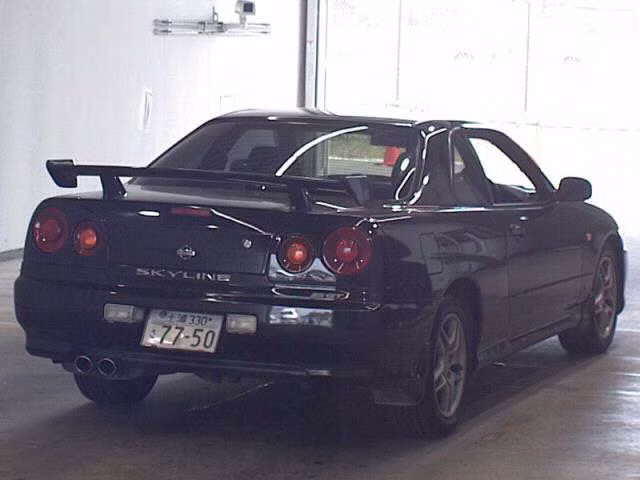 NISSAN SKYLINE