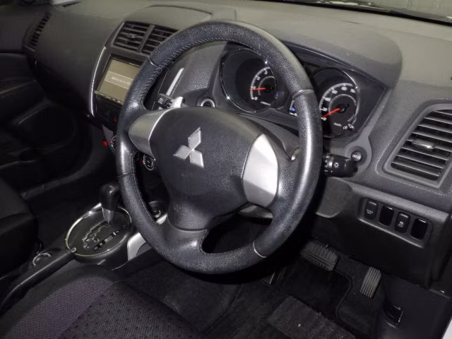 MITSUBISHI RVR