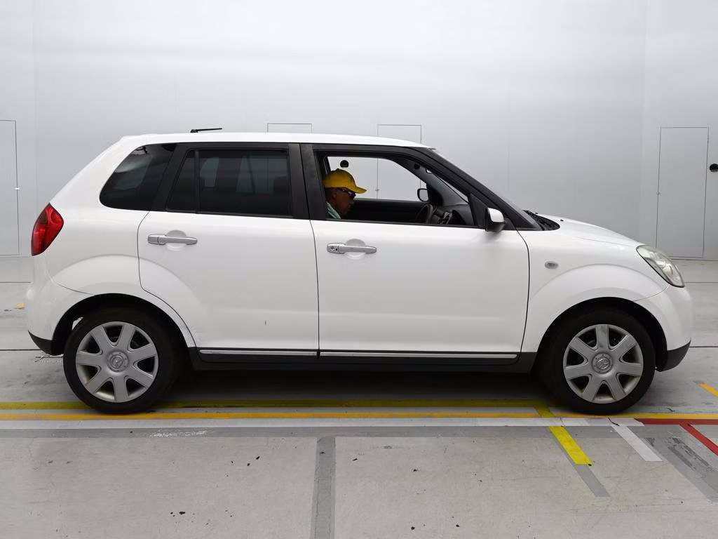 MAZDA VERISA