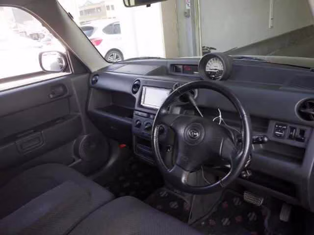 TOYOTA BB