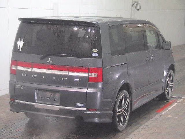MITSUBISHI DELICA D:5